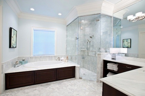 Cabin phòng tắm kính là buồng tắm được tạo nên từ nhiều tấm kính cường lực ghép lại với nhau, có tính năng chịu nhiệt và chịu lực rất tốt